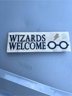 Wizards Welcome Marble Accent Plaque - White and Black